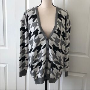 Forever 21 Black and Gray Knit Sweater